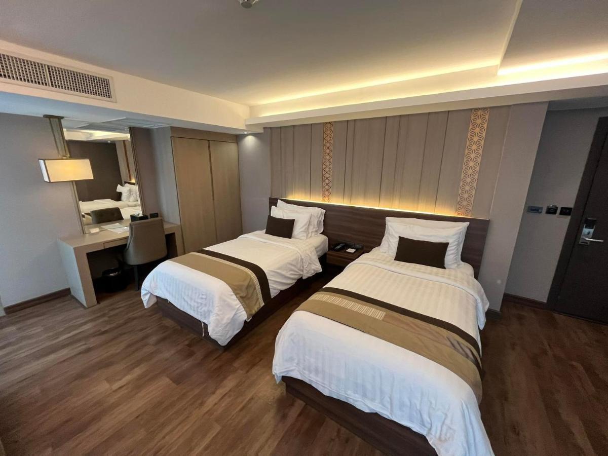 Arte Hotel - Sha Extra Plus Bangkok Kültér fotó